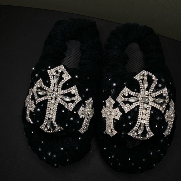 Yarn slides with cross and rhinestones - Picture 6 of 7